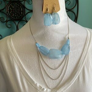 EUC Acrylic Bead/Silver Tone Layered Necklace and Matching Earrings Set Lt Blue